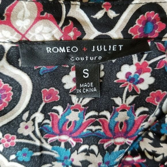Like new! Romeo + Juliet Couture blouse - Picture 6 of 7